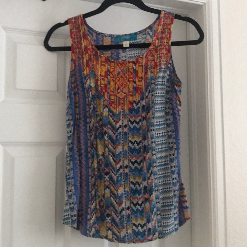 Women’s tank.